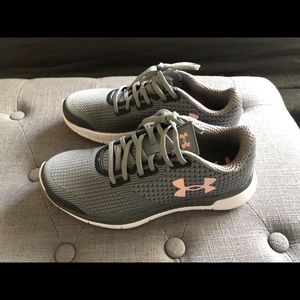 New! Under Armour Women's Athletic Shoes , Size: 7